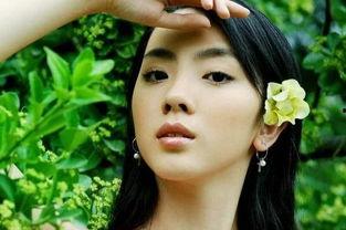 李思斯个人资料,才华横溢的年轻艺术家，多才多艺的人生轨迹